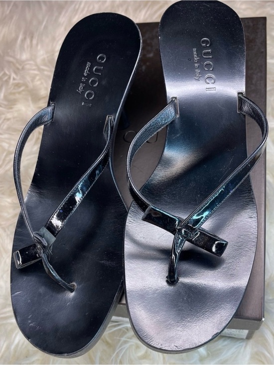 Gucci Shoes - Auth Gucci Black Leather Bow Thong kitten Heel sandal Y2K 90s in Box 7.5
